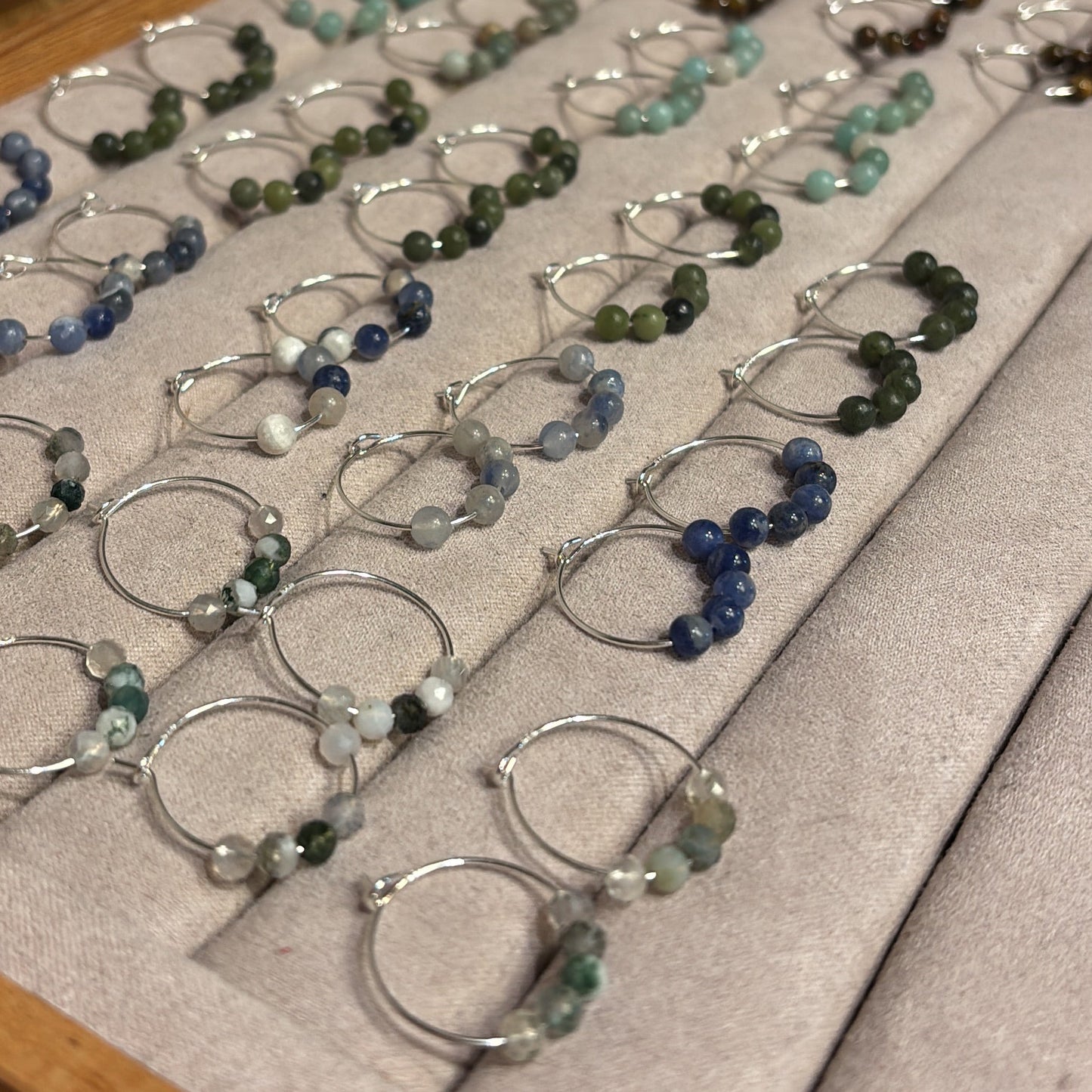 5x 4mm stone beads on 925 Silver hoops 20mm assorted