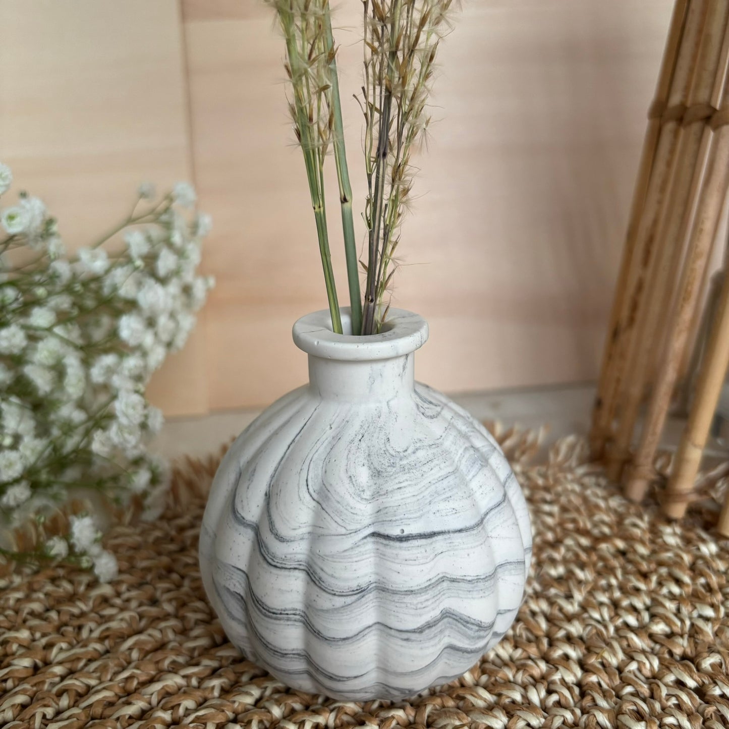 Kurze Vase für getrocknete Blumen- Schwarz/Weißer Marmor