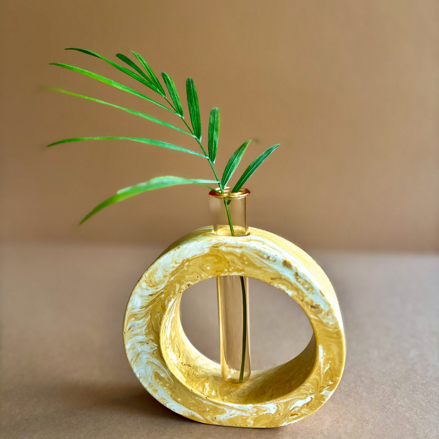 Propagator vase- Ocre yellow marble