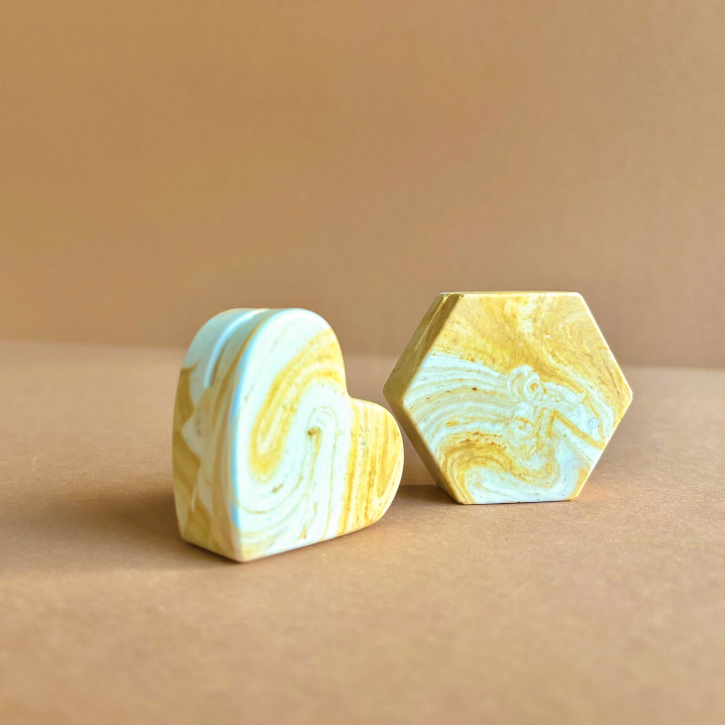 Instax photo stand- Ocre yellow marble