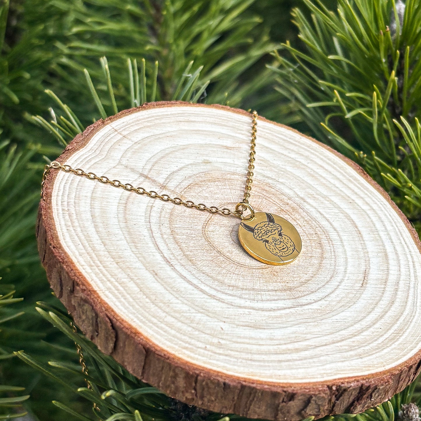 Lamas Kopfkette aus Edelstahl golden