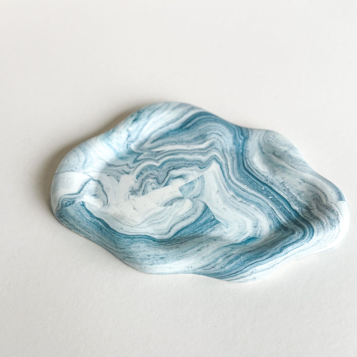 Cloud Tray na šperky - Teal modrý mramor