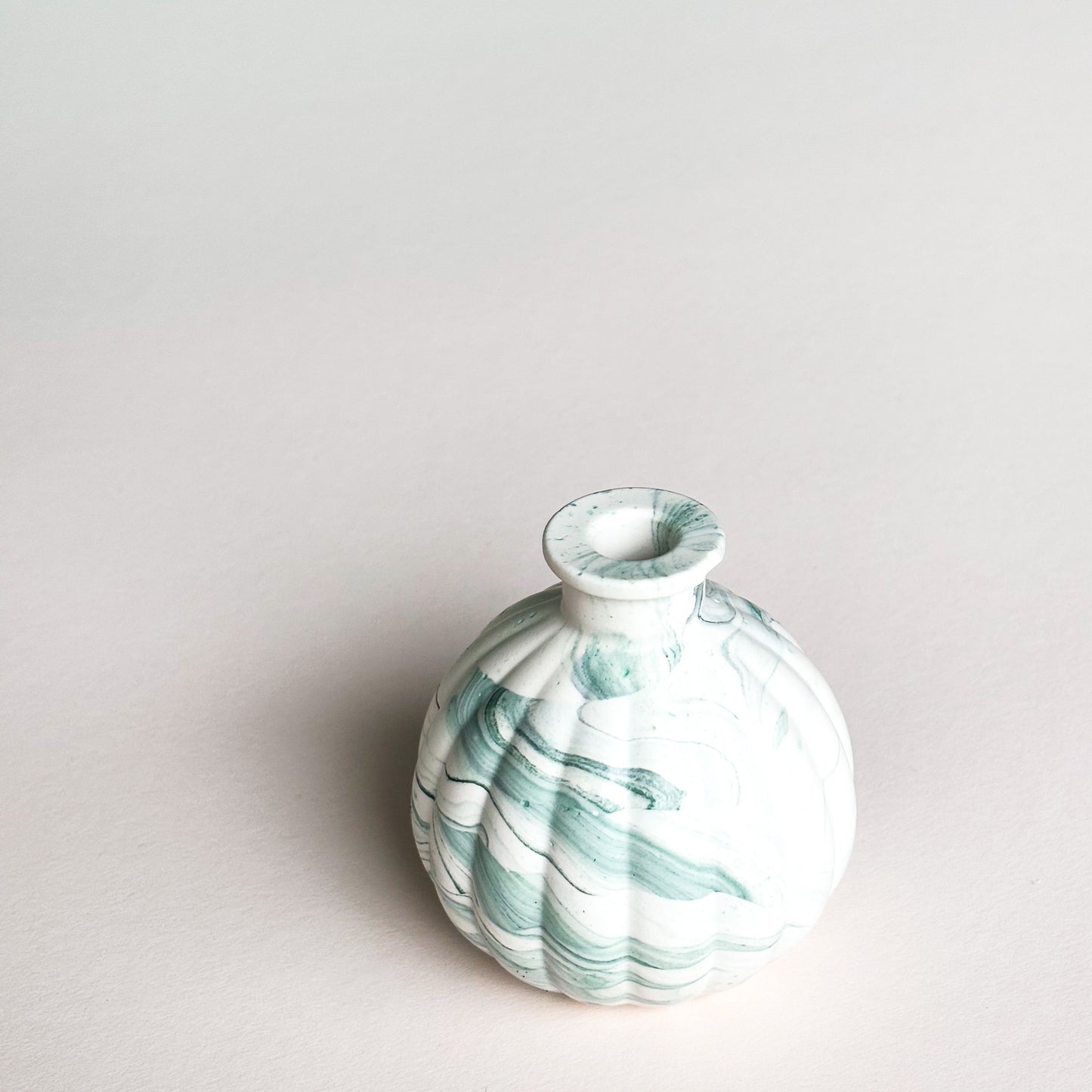 Kurze Vase für getrocknete Blumen- säe grüne Marmor