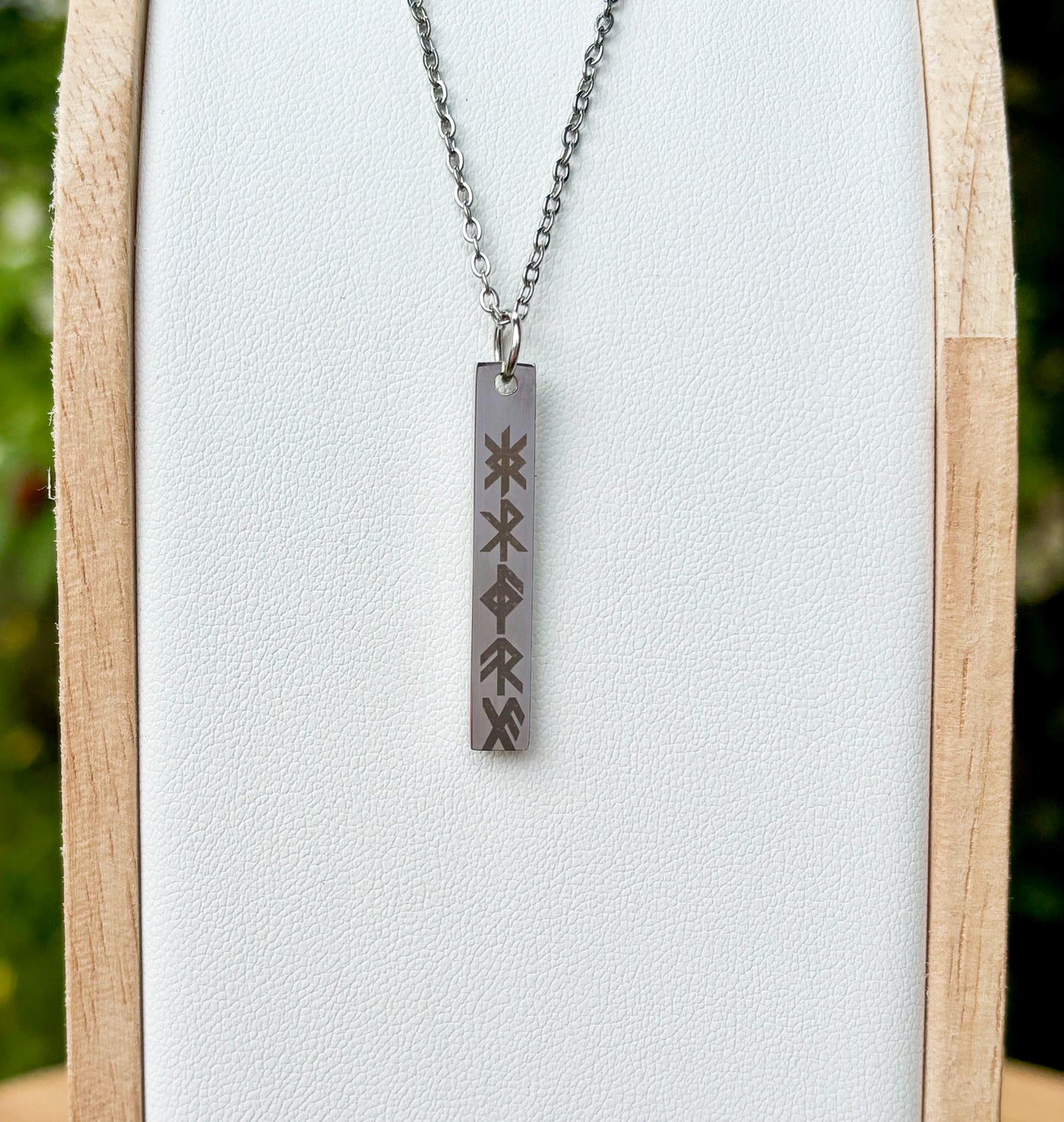 5 rune symbols on vertical bar necklace - Stainless steel