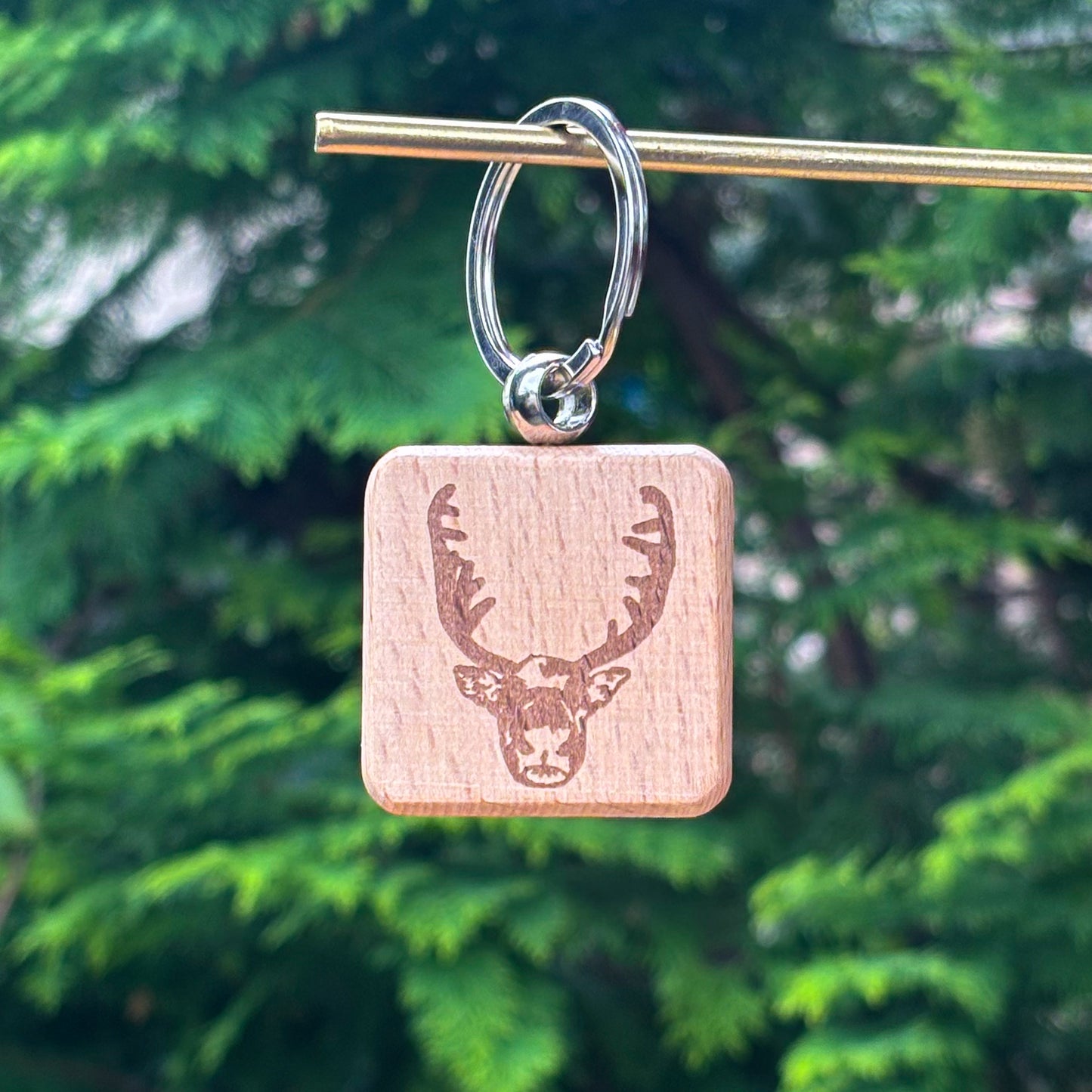 Reindeer head on square 38x38mm wooden keychain