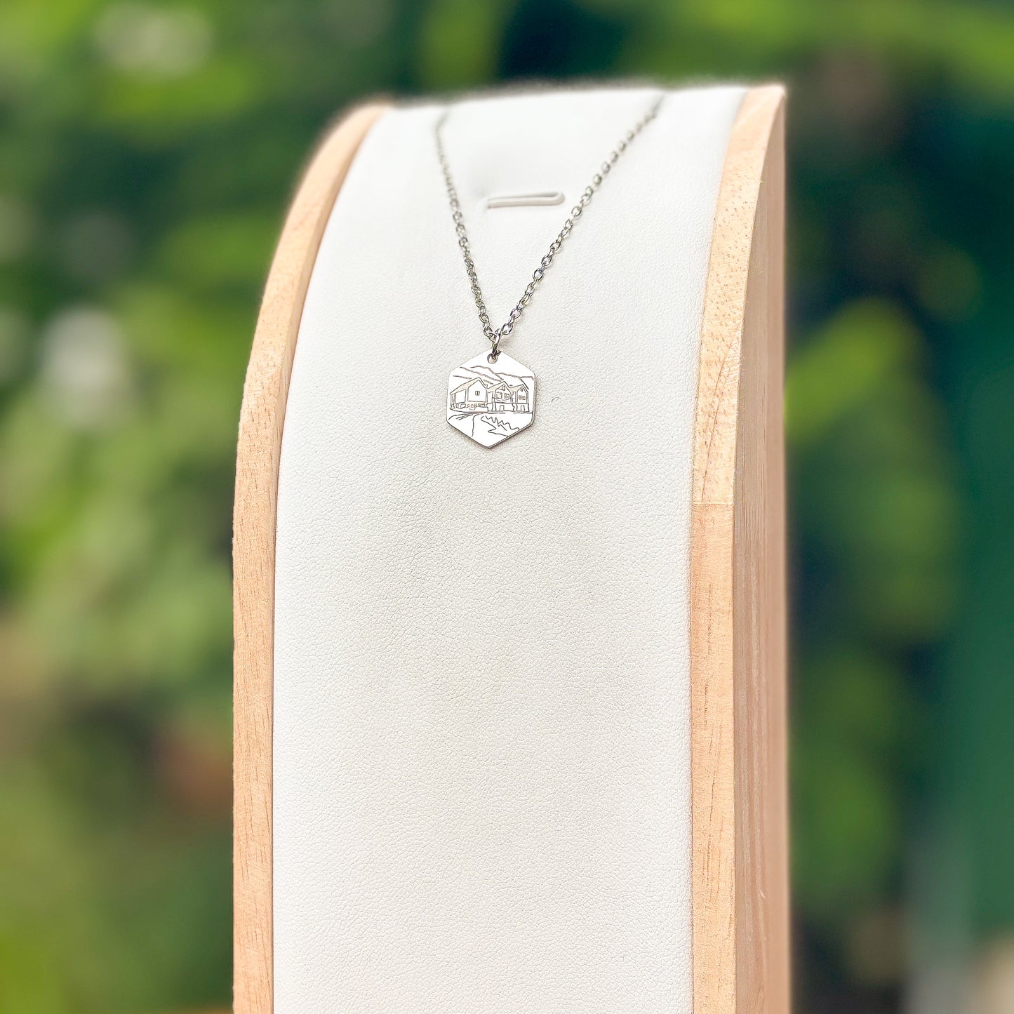Otternes farm from the side necklace - Stainless Steel
