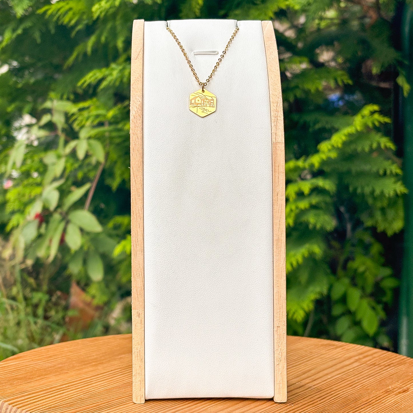Otternes farm from the side necklace - Stainless Steel