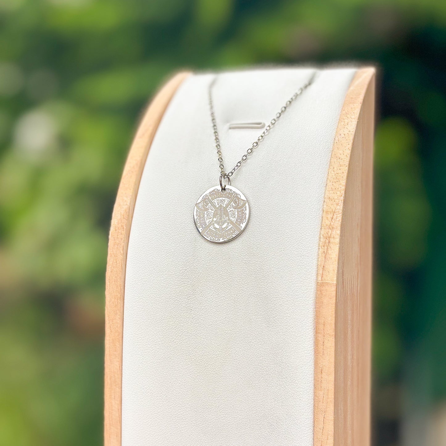 Tribal viking axes with helmet necklace - Stainless steel