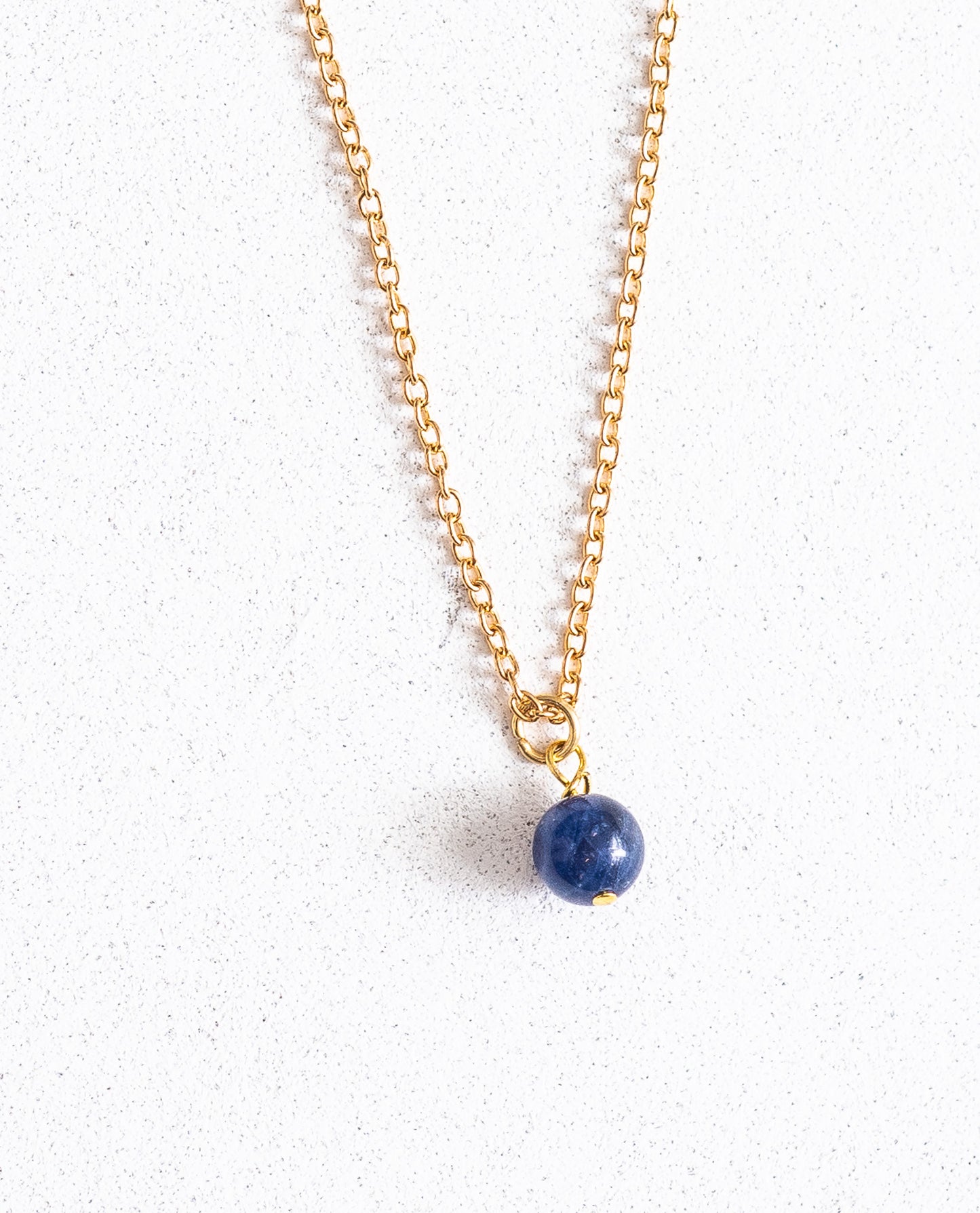 Collar de cuentas de piedra sodalita