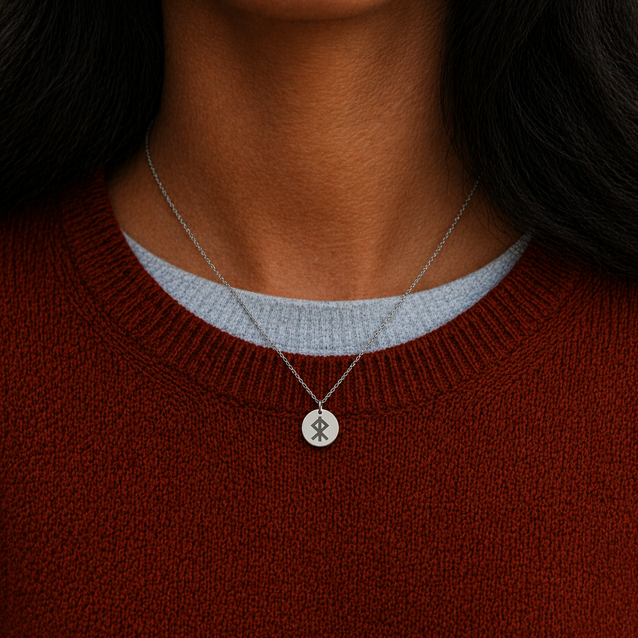 Single rune- Courage 14mm round on 45cm rope chain Stainless steel