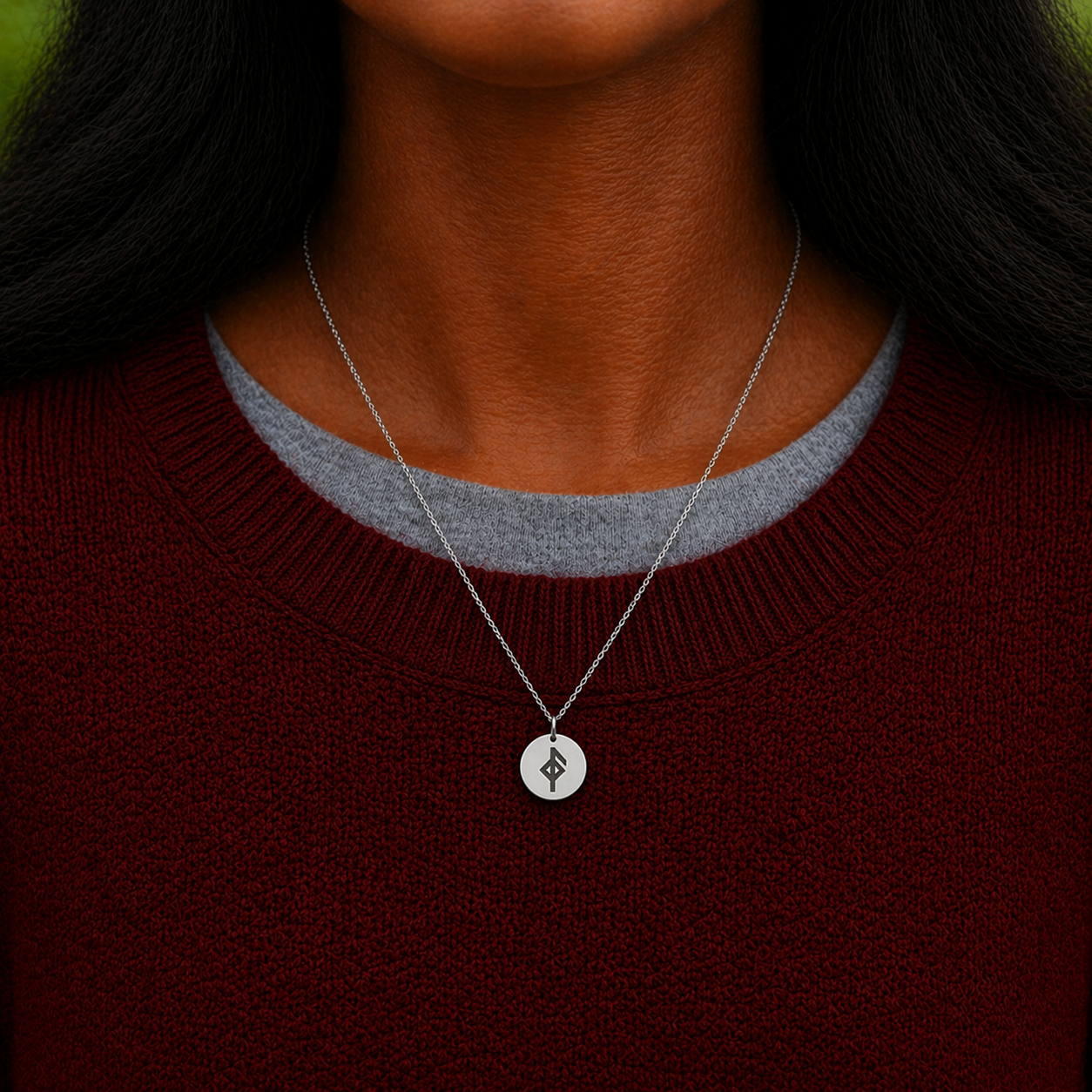 Single rune- Health 14mm round on 45cm rope chain Stainless steel