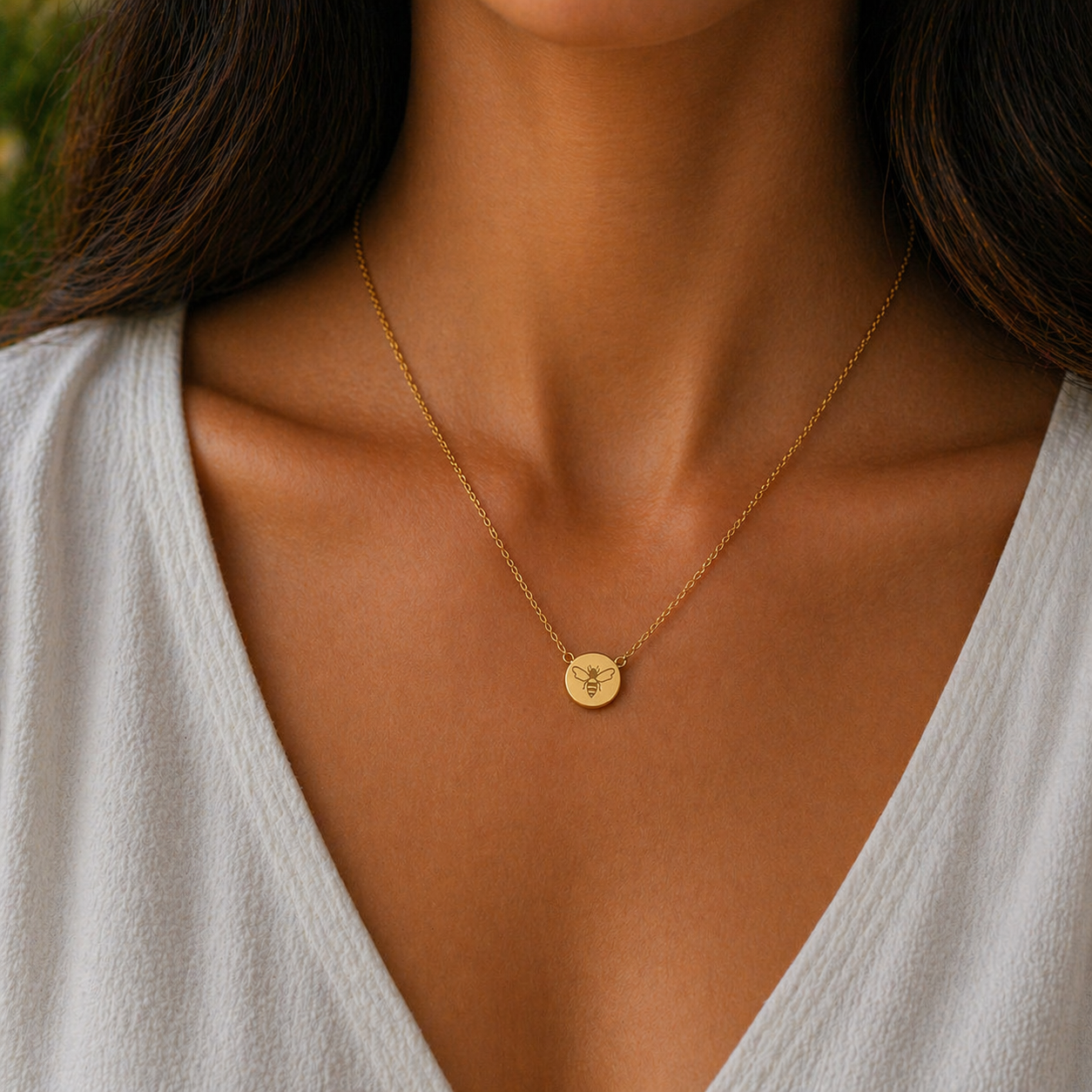 Bee mini round necklace- Stainless Steel