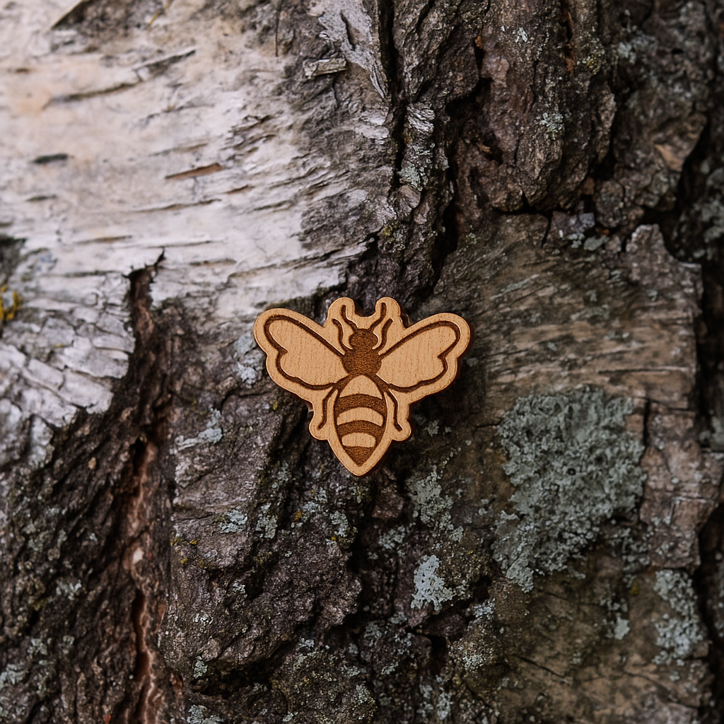Bee medium 24x19mm pin