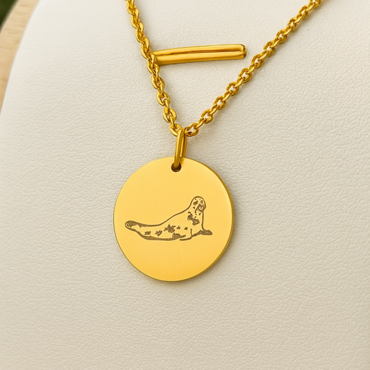 Seal laying down necklace - Stainless steel