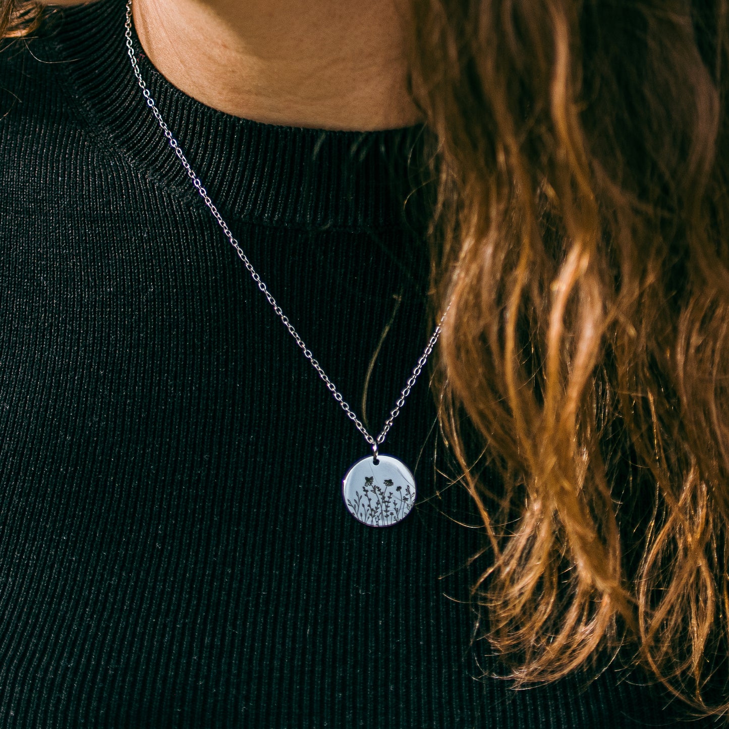 Flower field with wildflowers and daisies necklace - Stainless Steel