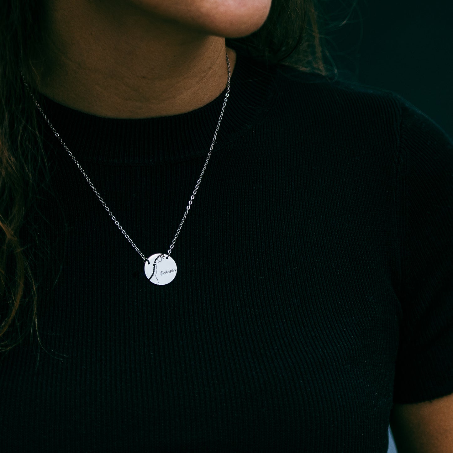 Norway country outline round necklace- Stainless Steel