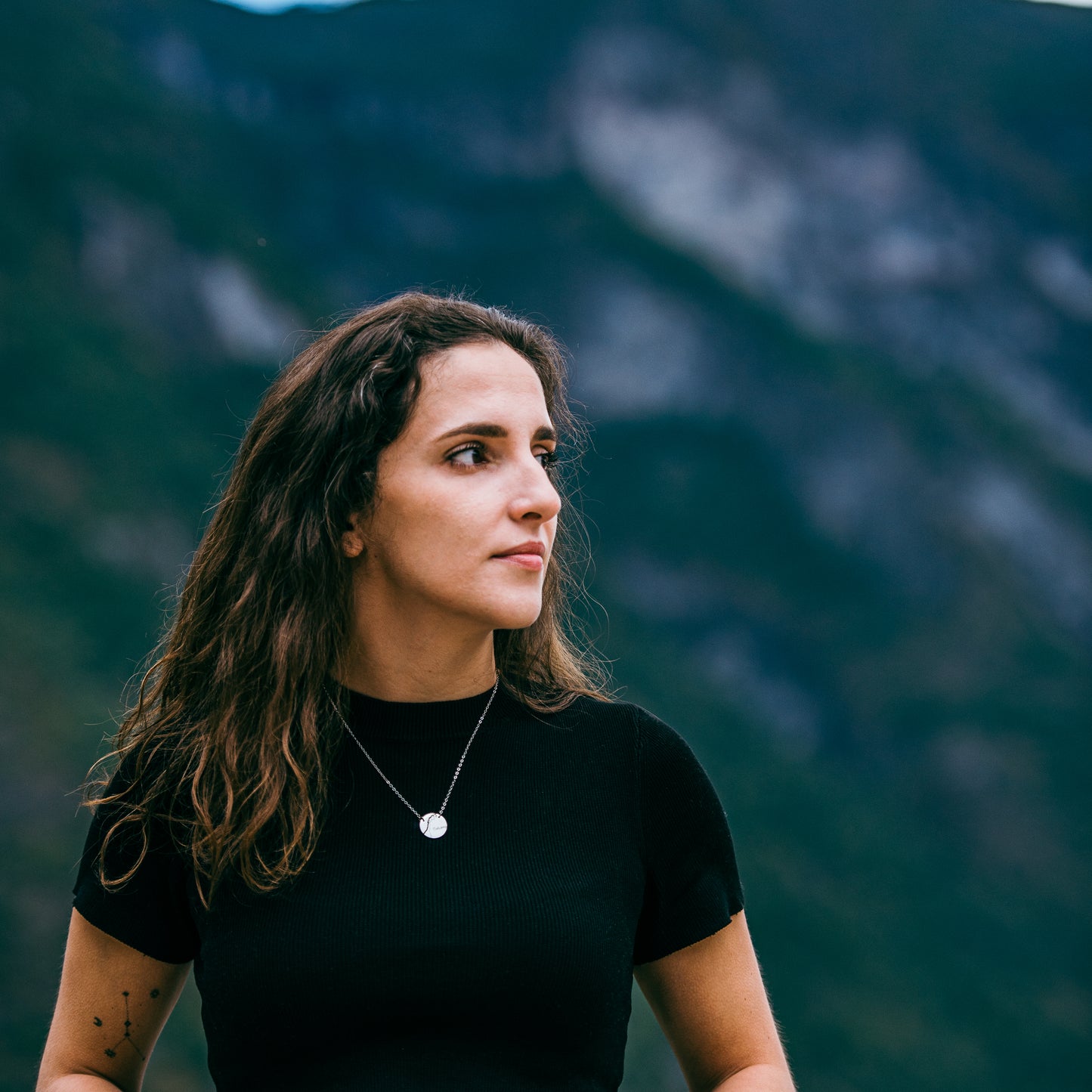 Norway country outline round necklace- Stainless Steel