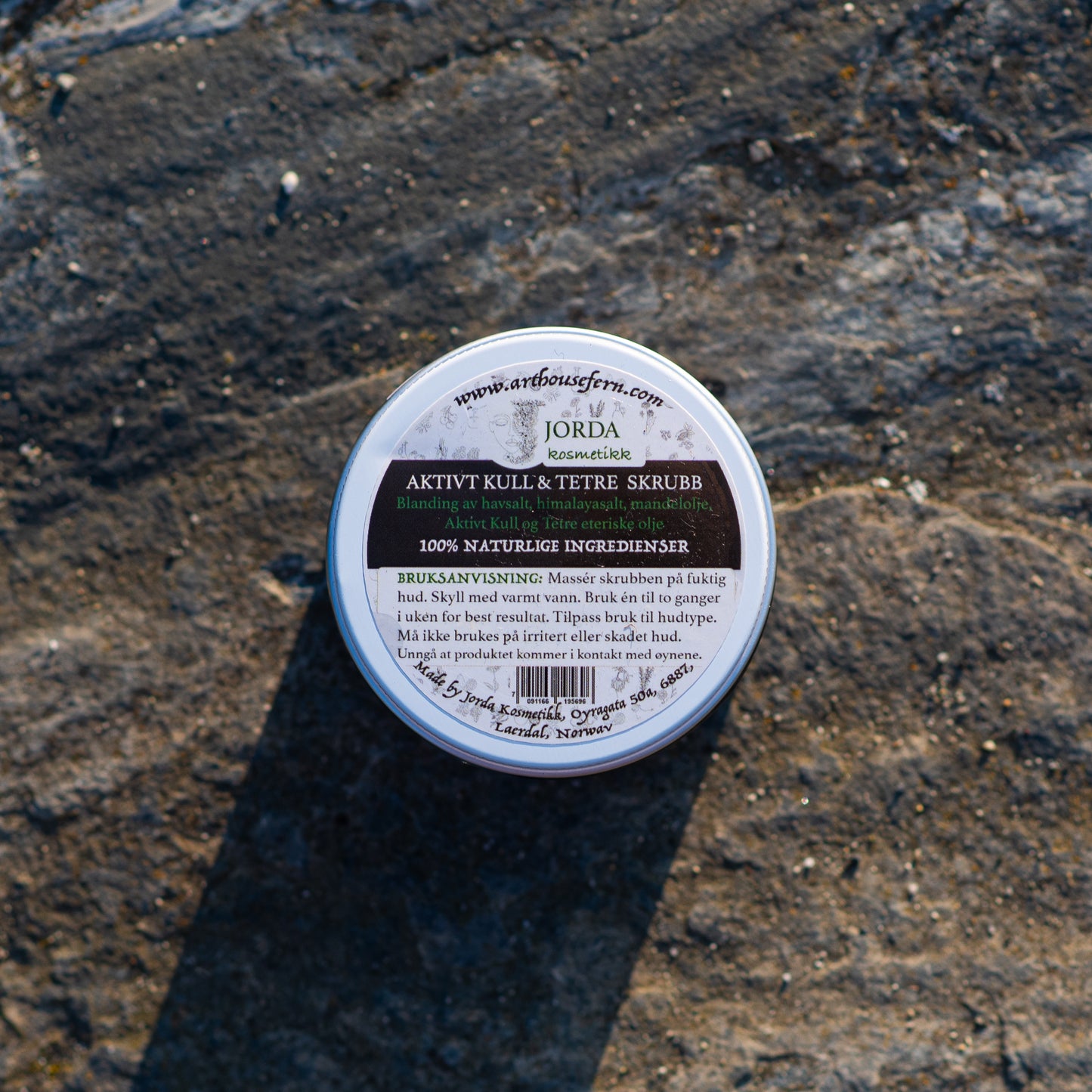 Houtskool teatree zout scrub
