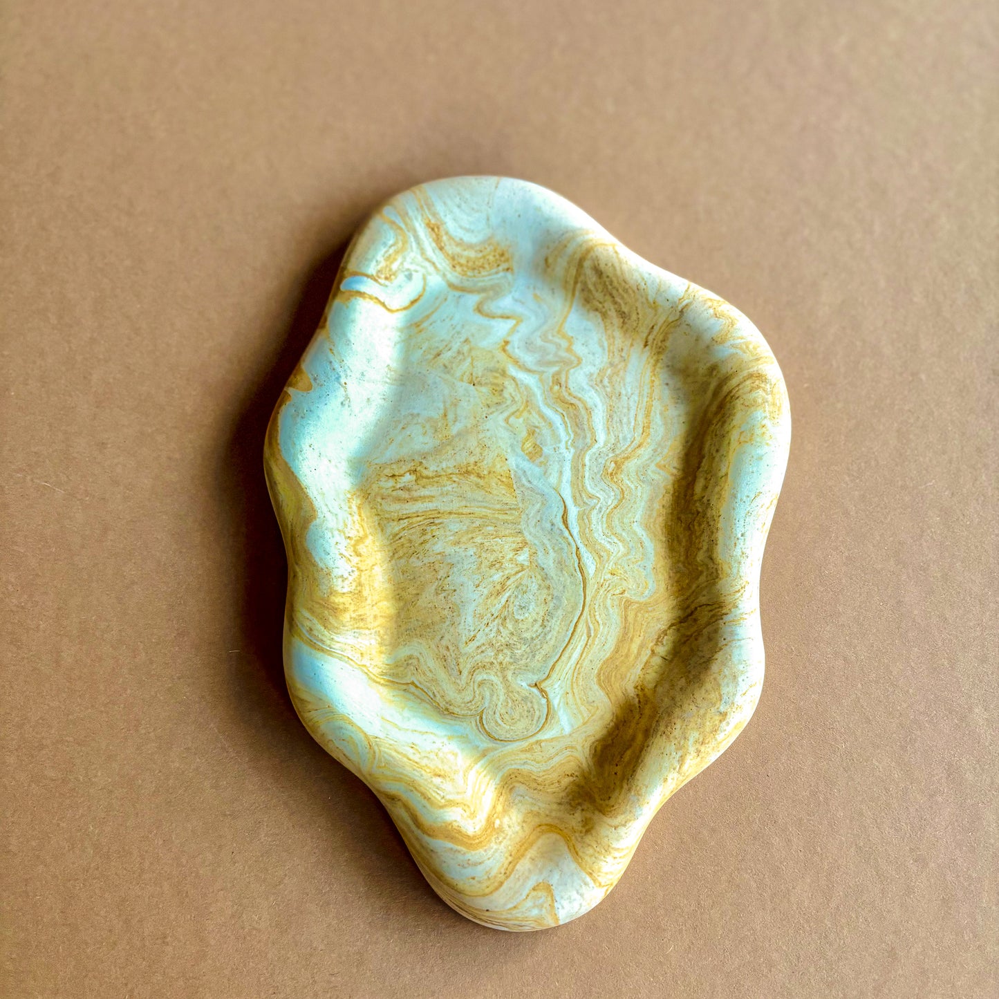 Wolkenschaal voor sieraden - Okergeel marmer