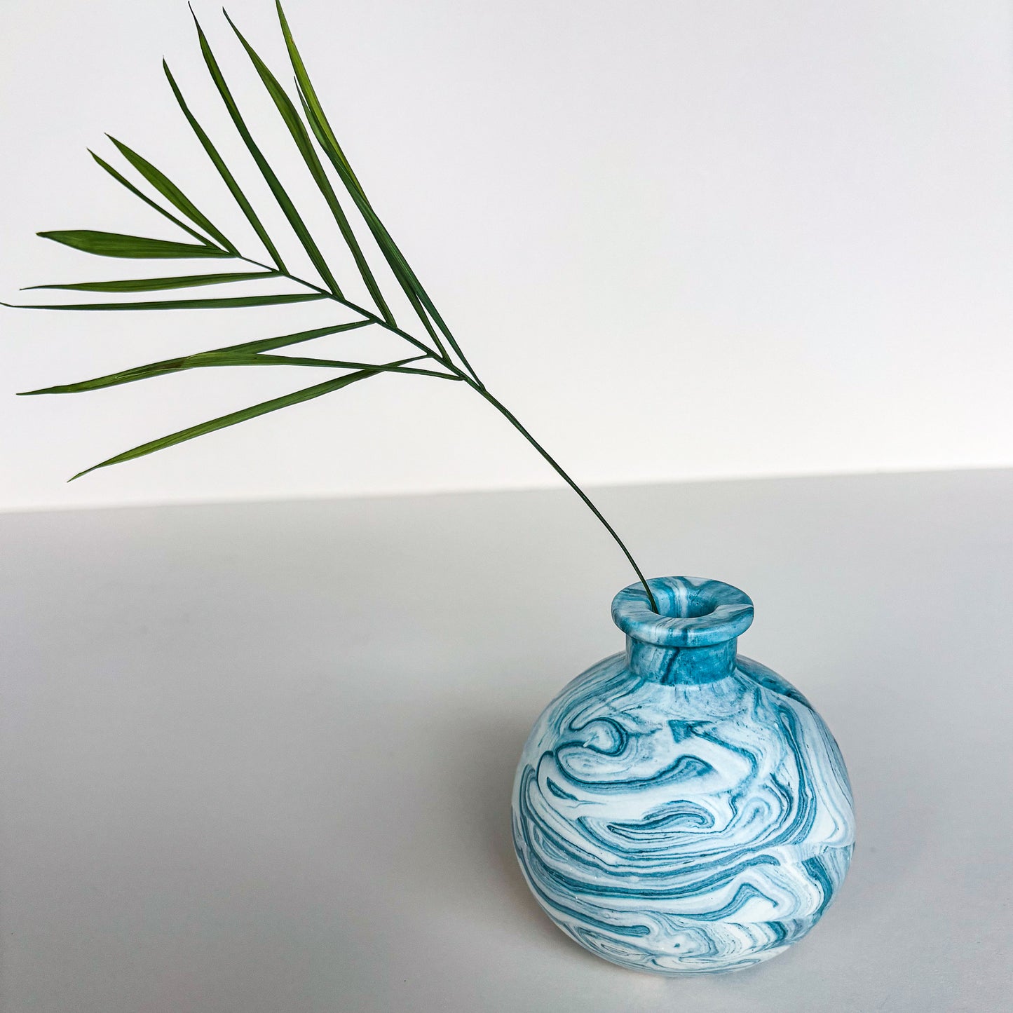 Short vase for dried flowers- Teal blue marble
