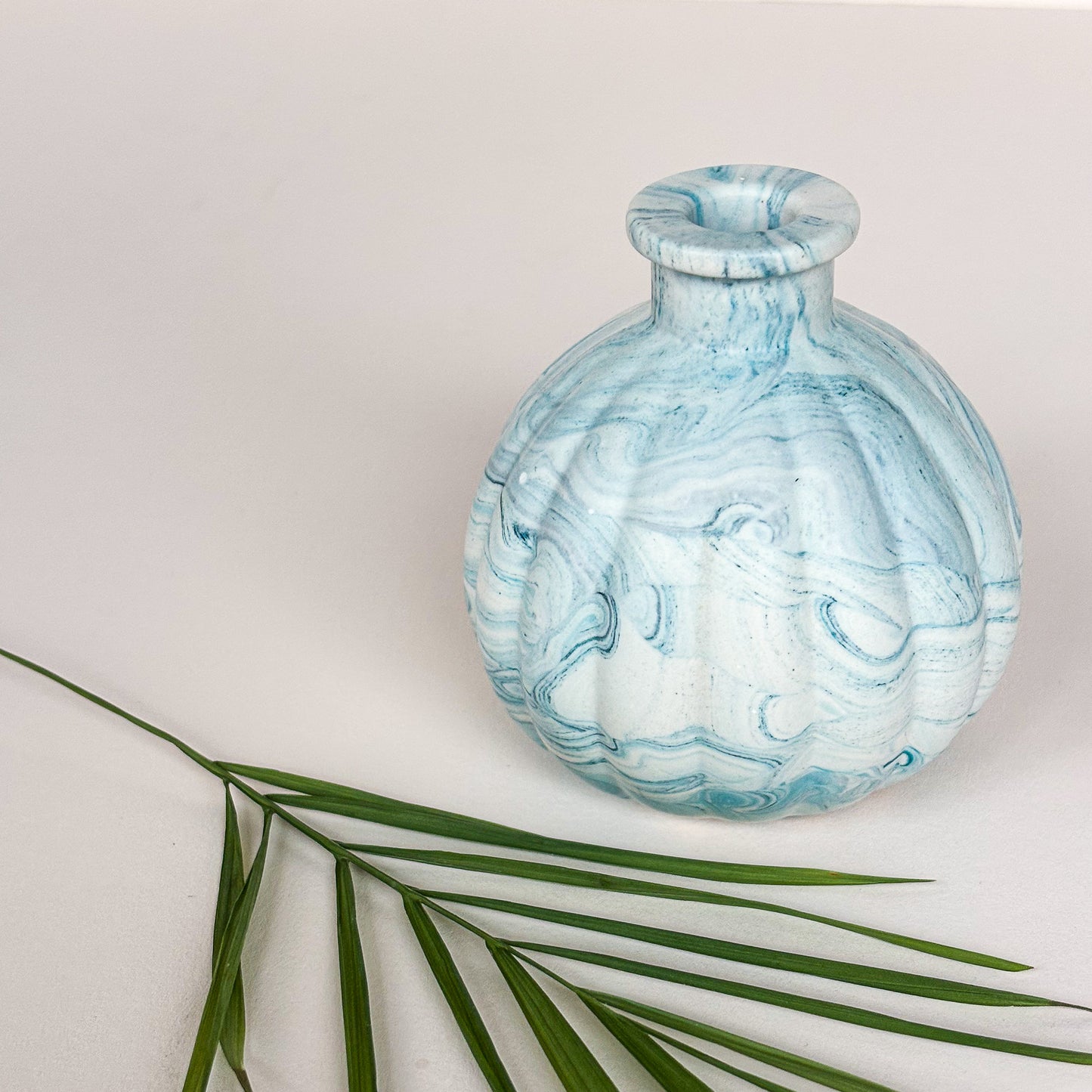 Short vase for dried flowers- Teal blue marble