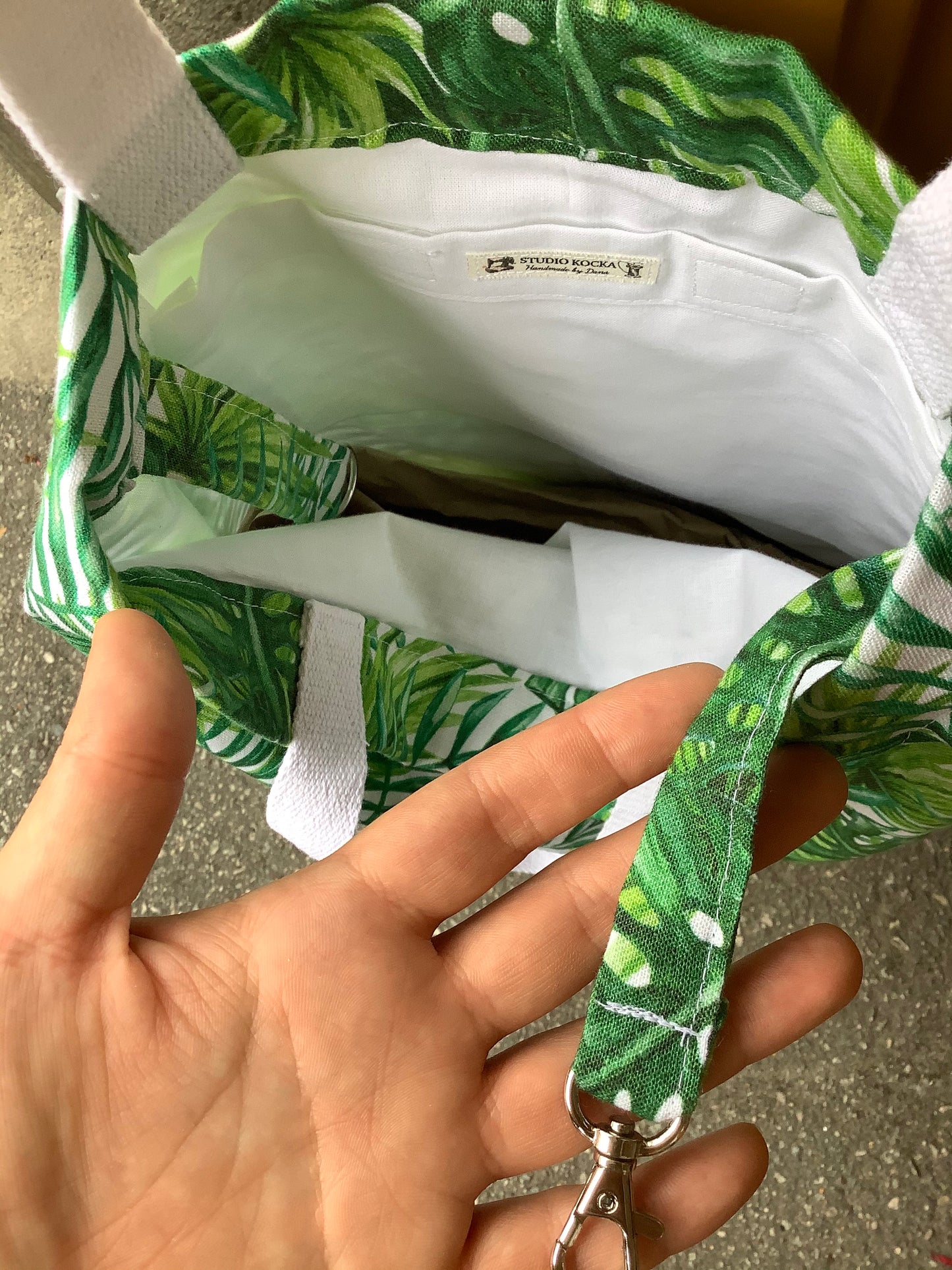 Monsteras and palm leafs tote hand bag