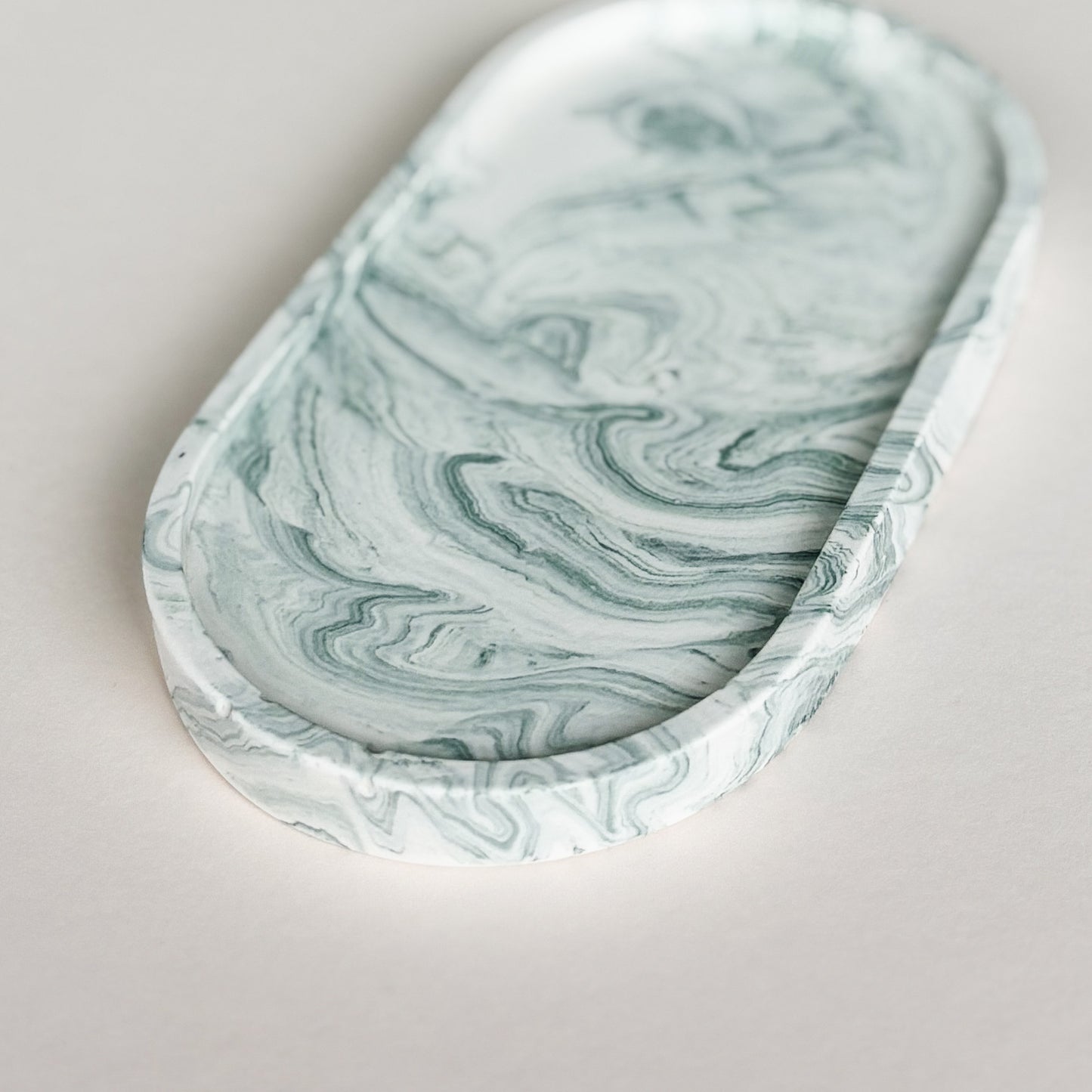 Ovales Tablett für Jewellery-Sage Green Marmor