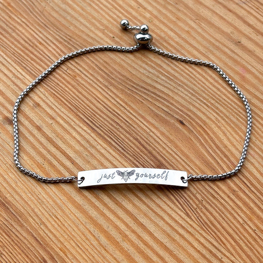 Just bee yourself on curved bar 39x6mm Silver SS chain