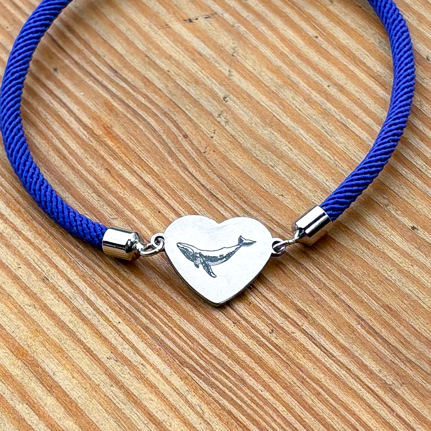 Whale on heart 14x12mm silver on textile cord navy blue