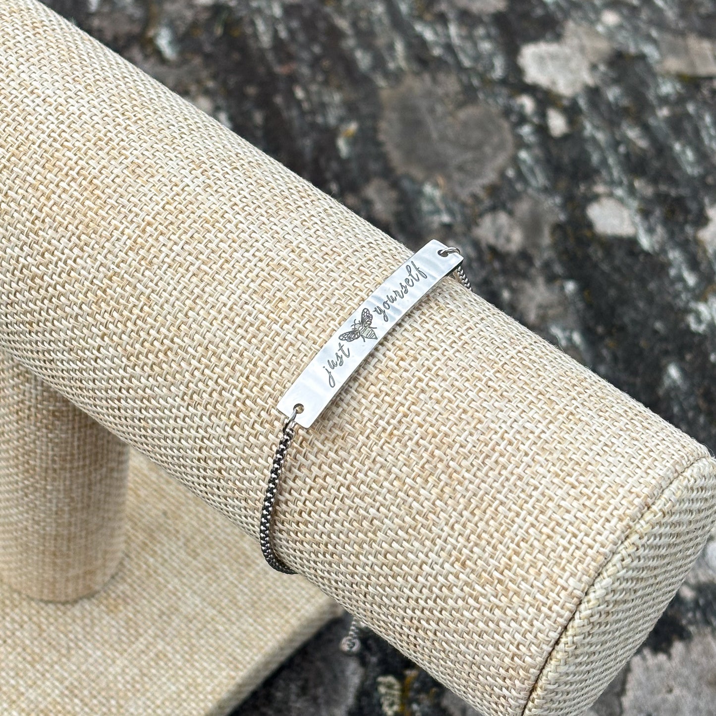 Just bee yourself on curved bar 39x6mm Silver SS chain