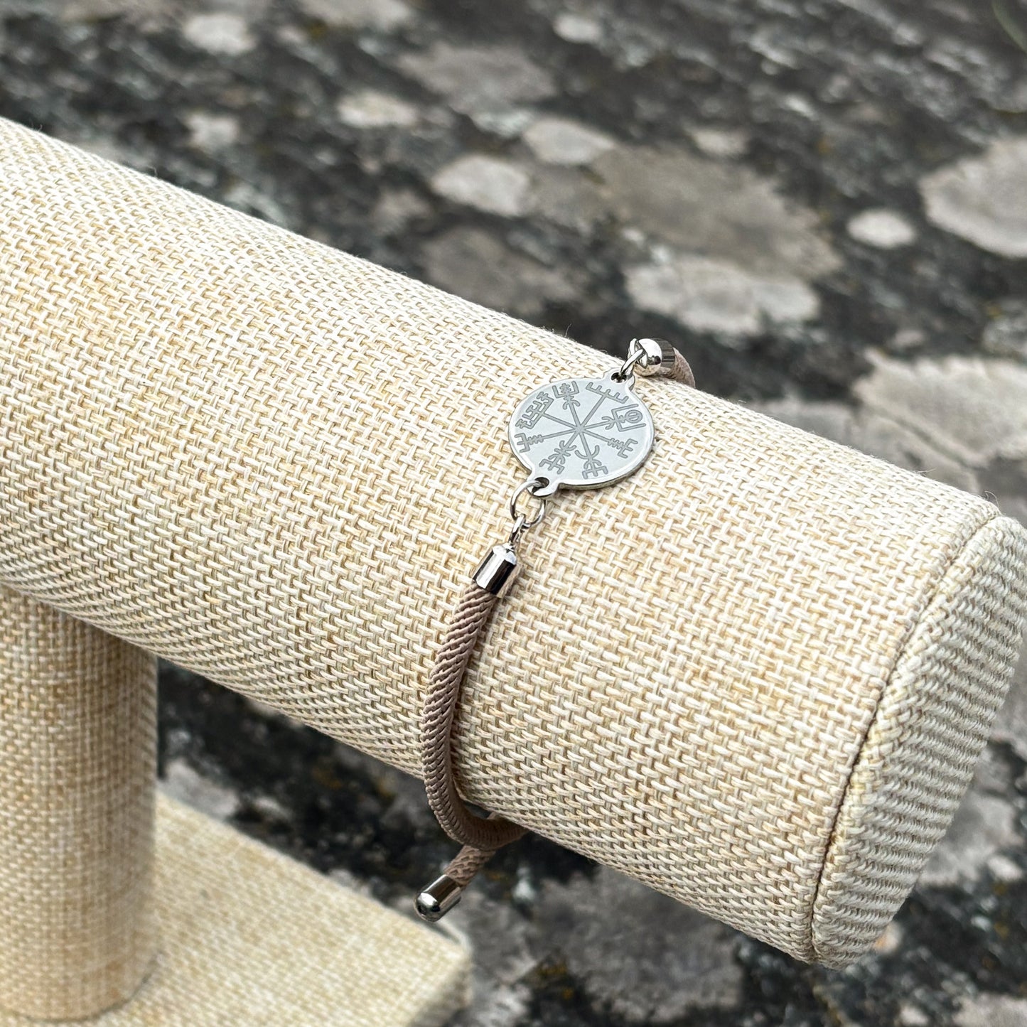 Vegvisir round 21mm sand beige silver SS textile cord
