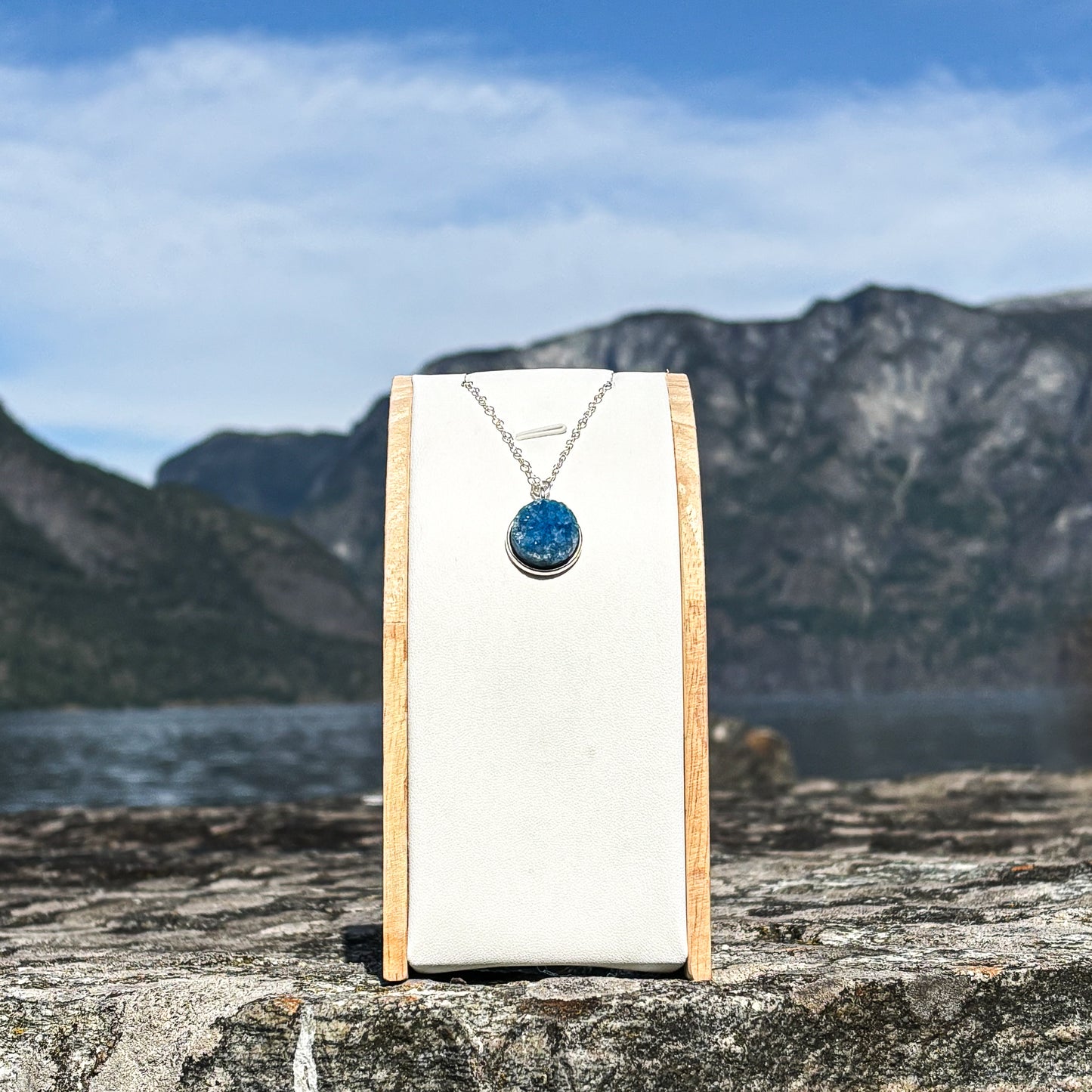 Agate druzy necklace dark blue 16mm