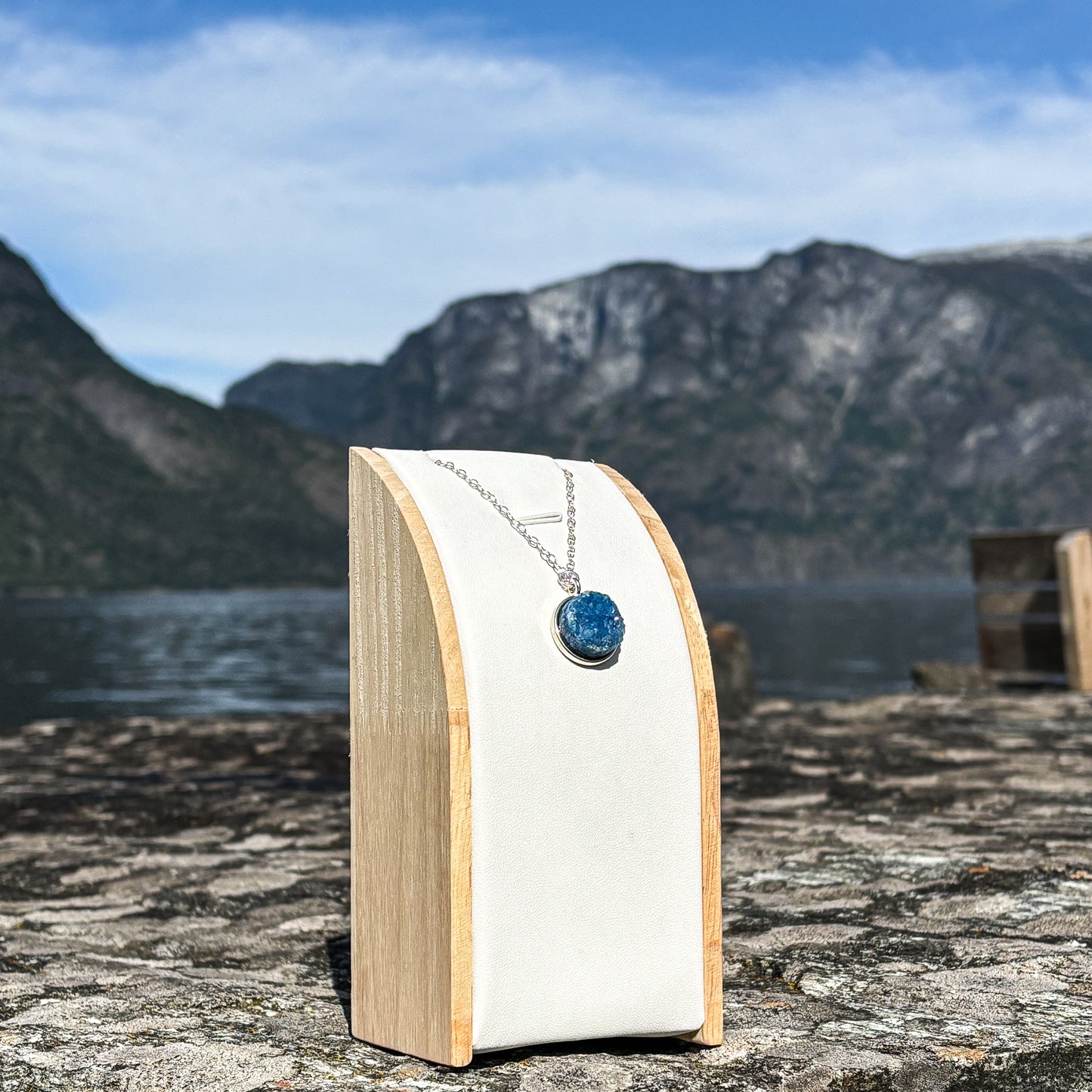 Agate druzy necklace dark blue 16mm