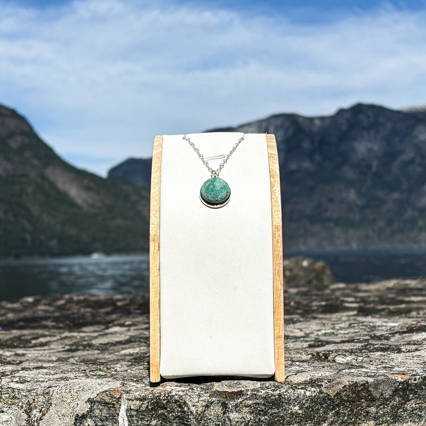 Agate druzy necklace green 16mm