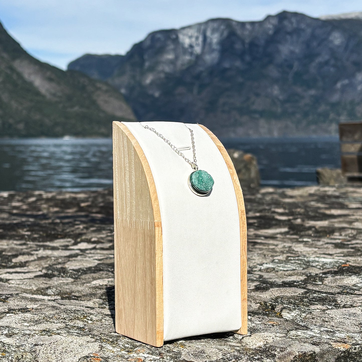 Agate druzy necklace green 16mm