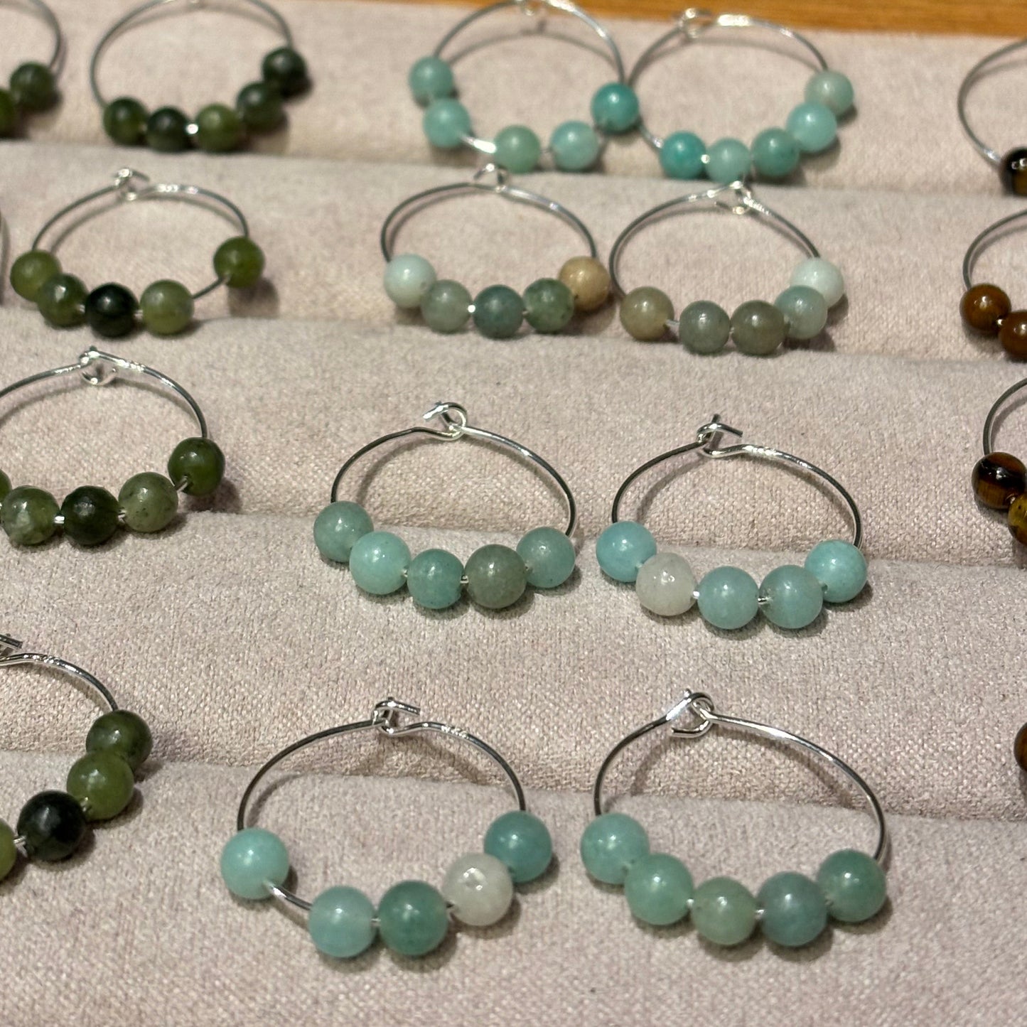 5x 4mm stone beads on 925 Silver hoops 20mm assorted