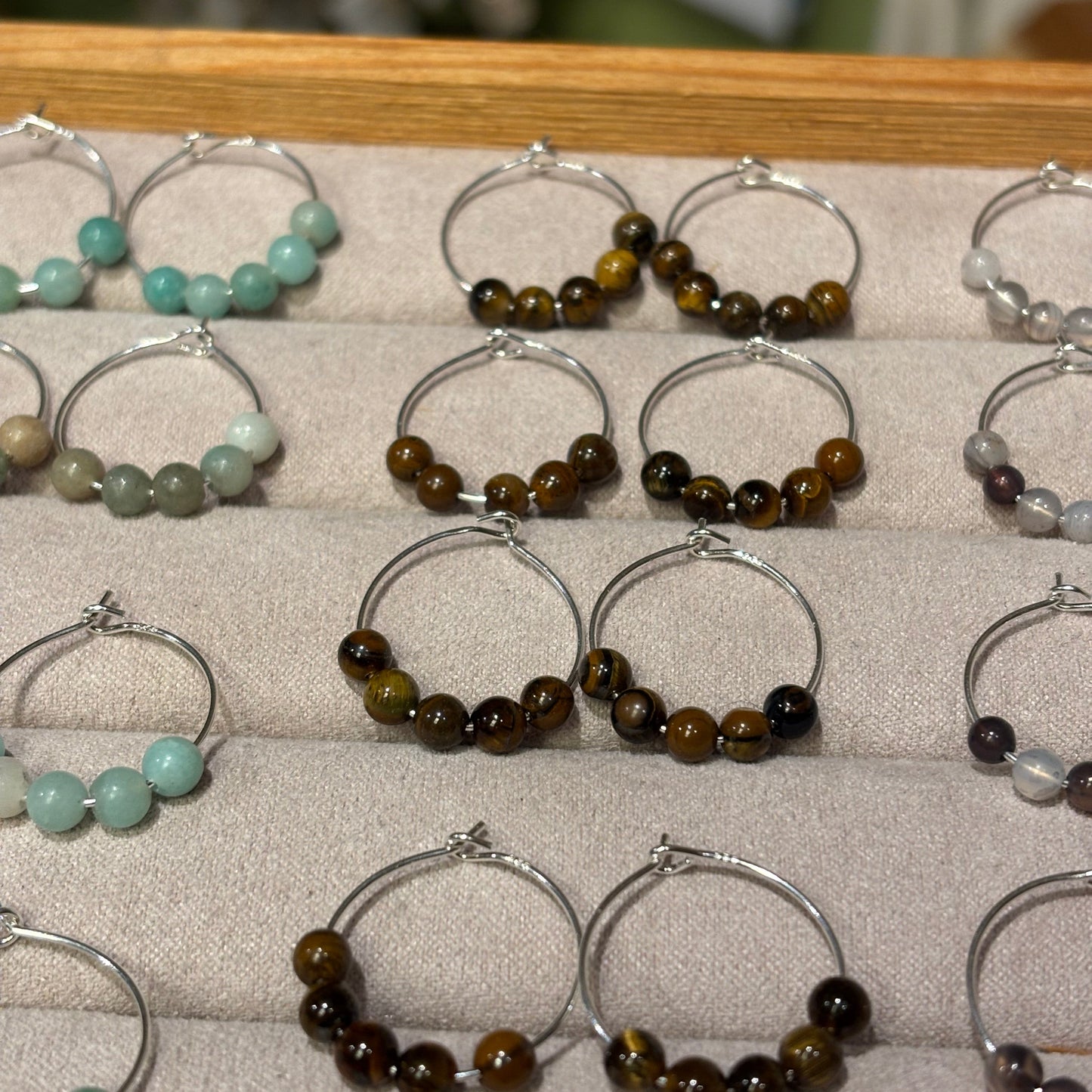 5x 4mm stone beads on 925 Silver hoops 20mm assorted
