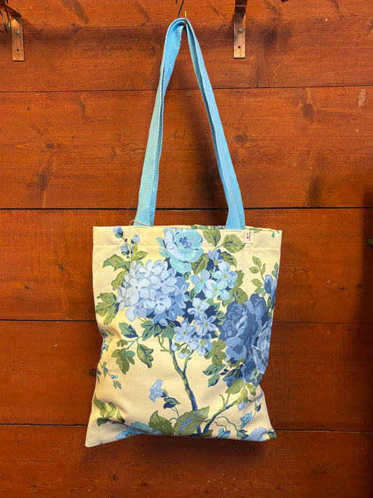 Hydrangea tote hand bag