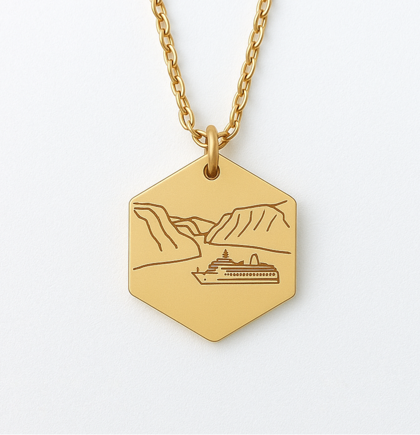 Port of Flam with cruiseship round necklace - Stainless Steel