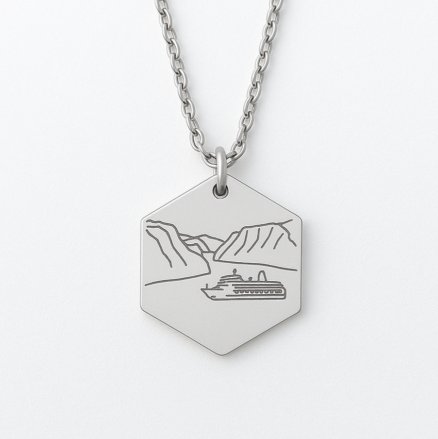 Port of Flam with cruiseship round necklace - Stainless Steel