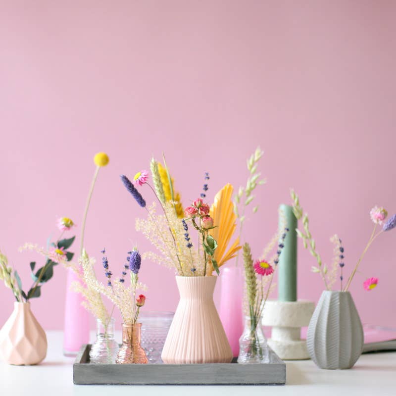 Set de regalo de flores secas en tonos pastel de Bloomposy