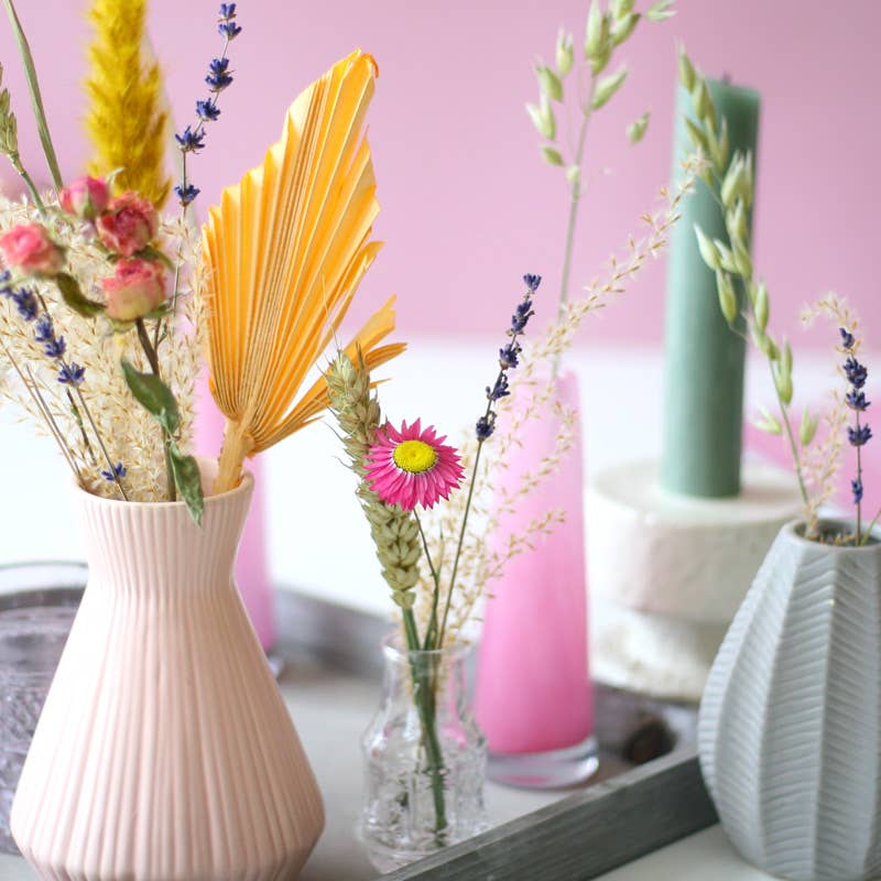 Set de regalo de flores secas en tonos pastel de Bloomposy