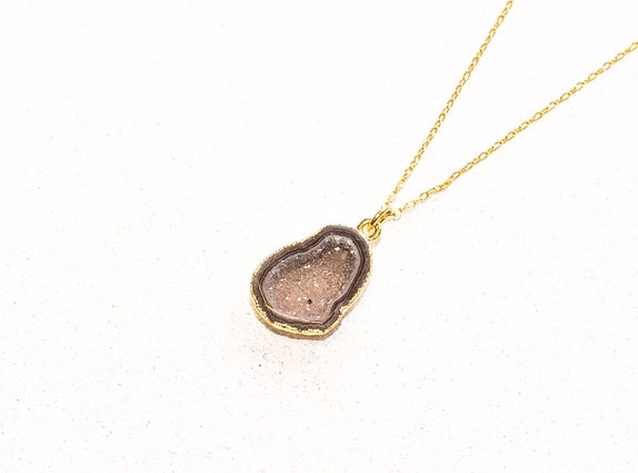 Collar de piedra de ágata